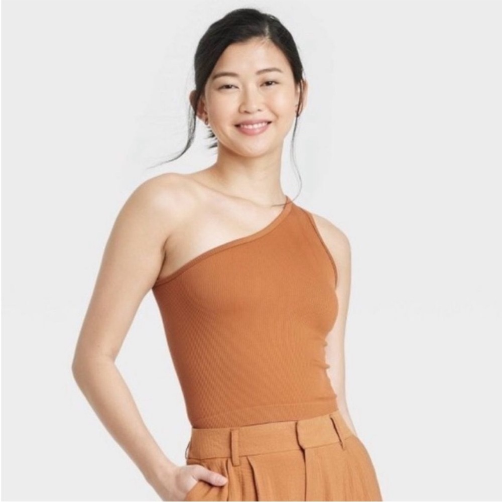 One-Shoulder Ribbed Tank